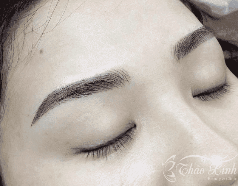 Điêu khắc chân mày