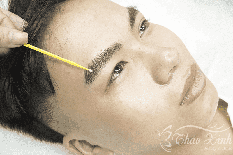 Điêu khắc chân mày