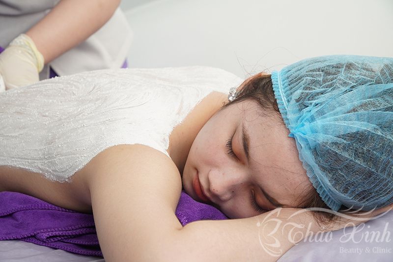 Tắm trắng phi thuyền