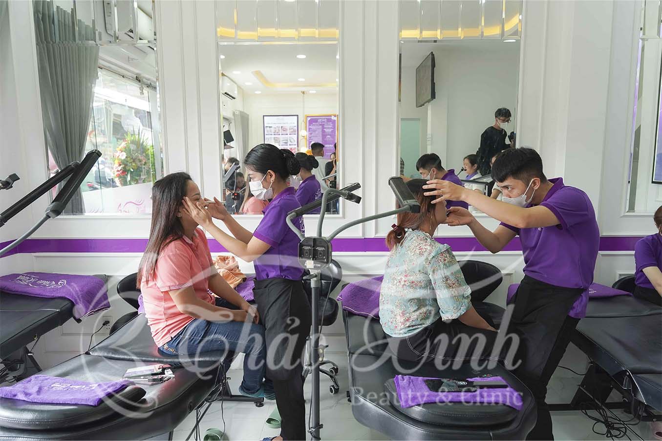 Điêu khắc chân mày thông tin xu hướng 2023 55 phuc-vu-khach-hang-6